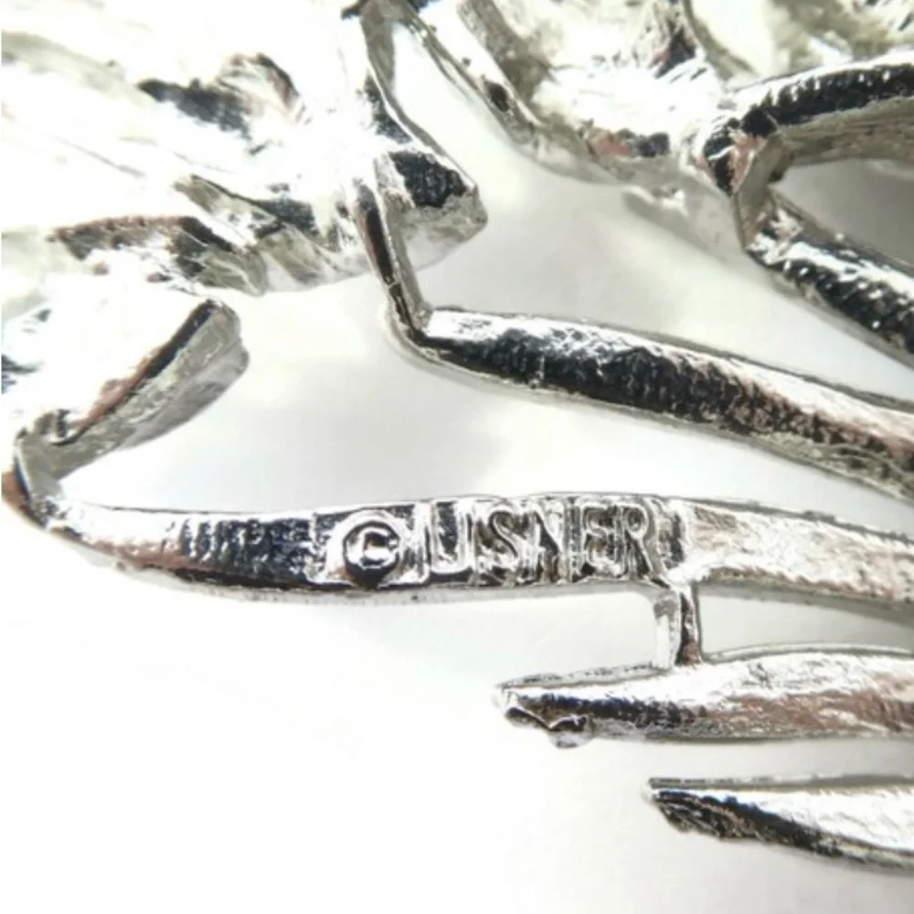Lisner Silver Tone Leaf Look Brooch Marked